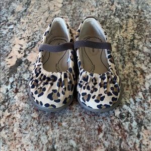 Girls leopard shoes/flats
